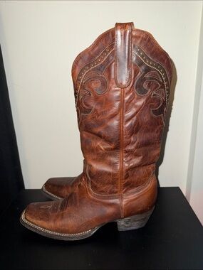 Idyllwind Brown Distressed Leather Western Boots